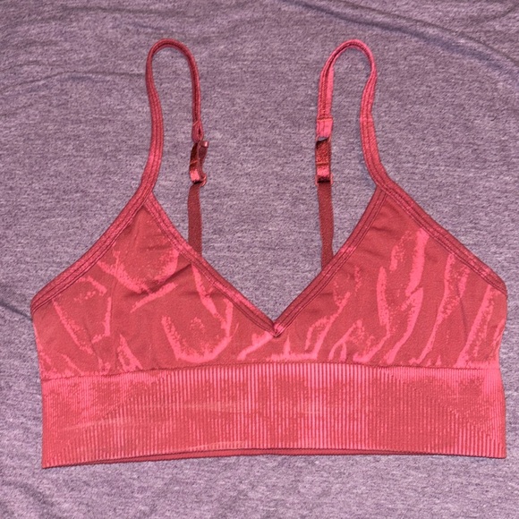 Lululemon Ebb To Street Bra 6 A/B Cup Wash Stone Wash Chianti Red - Picture 4 of 9
